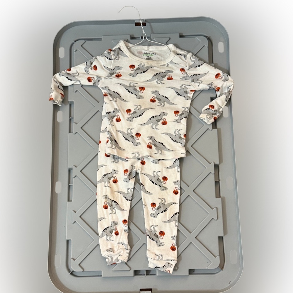Chick Pea Cream Halloween Dinosaur Pajama Set Size 12 Months‎